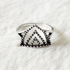 5/$15 🩷 MUST BUNDLE Silver Tone Geometric Chevron Ring